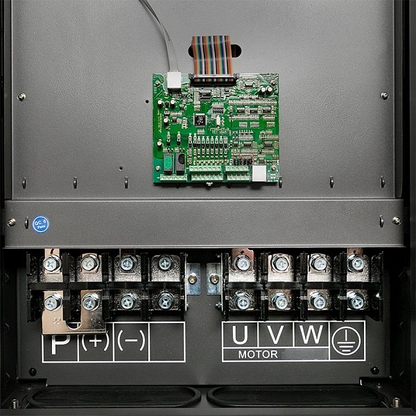 Преобразователь частоты 630кВт 3x400В VECTOR-100 EKF